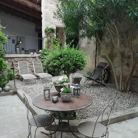 La Maison De La Fontaine Alojamento de Acomodação e Pequeno-almoço Villeneuve-Minervois