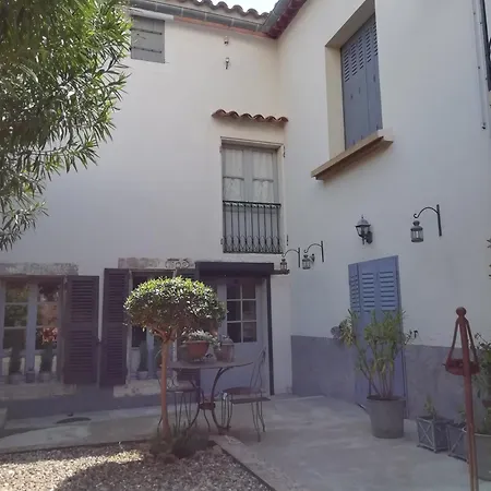 Alojamento de Acomodação e Pequeno-almoço La Maison De La Fontaine *