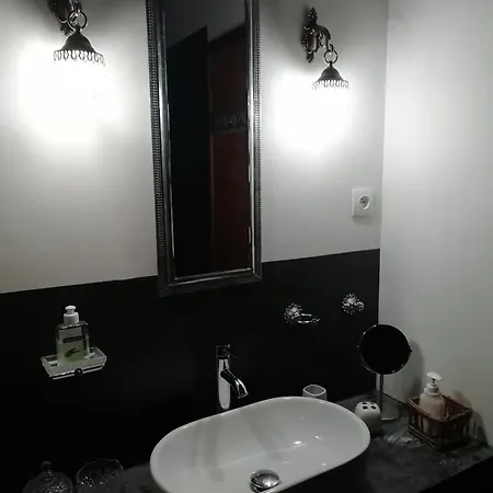Alojamento de Acomodação e Pequeno-almoço La Maison De La Fontaine *