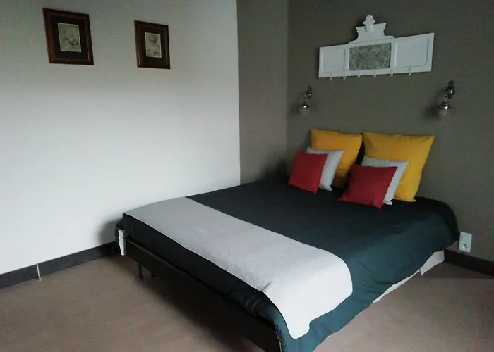 La Maison De La Fontaine Bed & Breakfast *